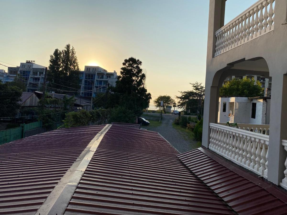 Beliy Dom Hotel Kvariati Bagian luar foto