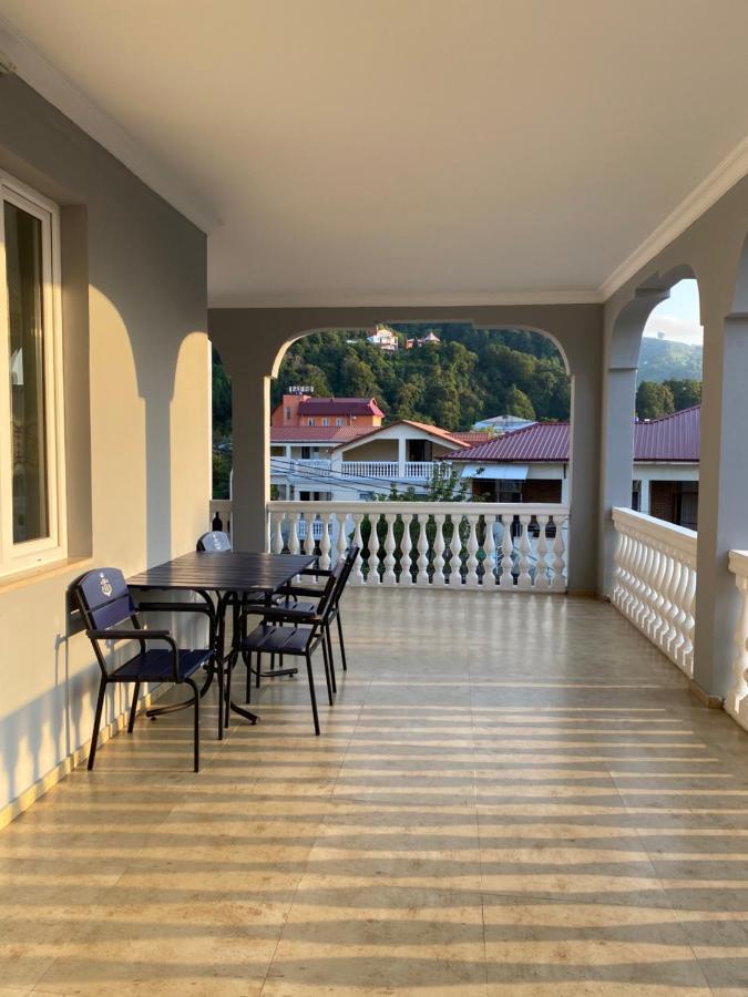Beliy Dom Hotel Kvariati Bagian luar foto