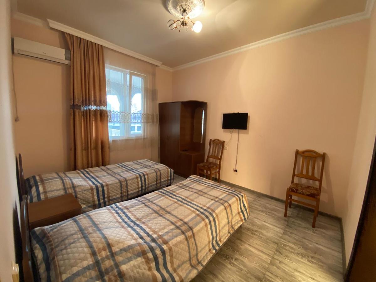 Beliy Dom Hotel Kvariati Bagian luar foto