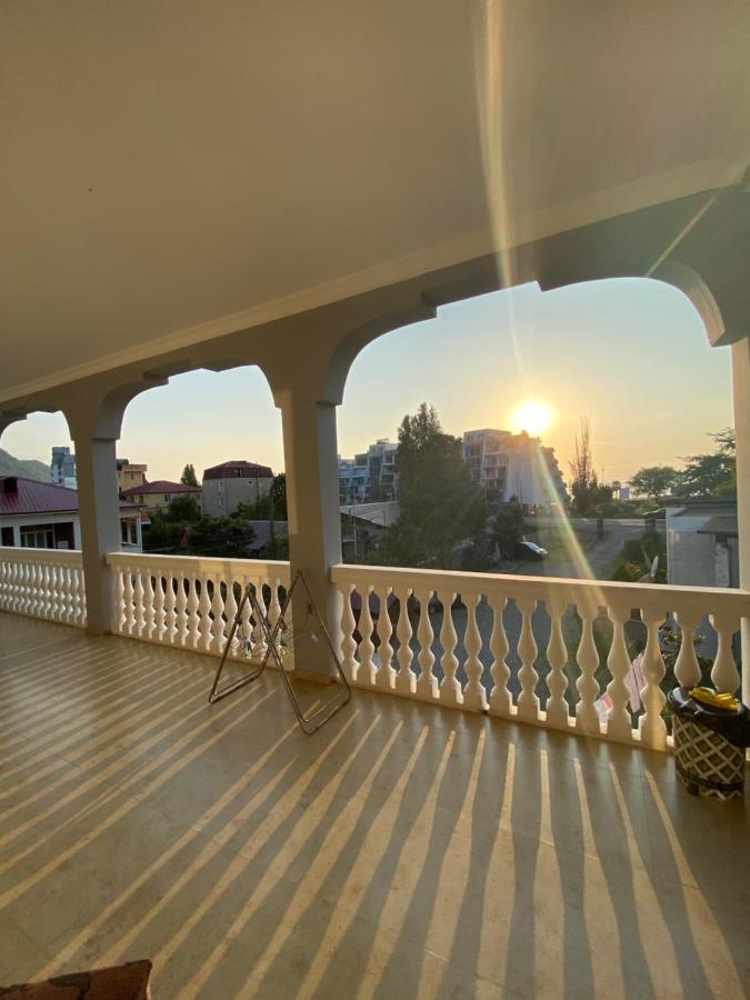 Beliy Dom Hotel Kvariati Bagian luar foto