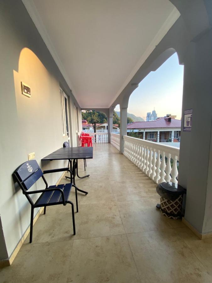 Beliy Dom Hotel Kvariati Bagian luar foto