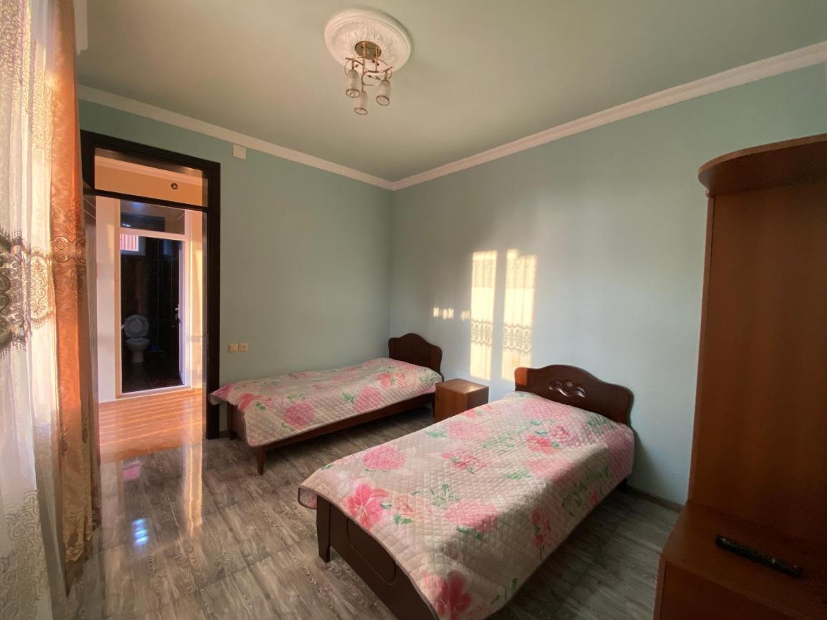 Beliy Dom Hotel Kvariati Bagian luar foto