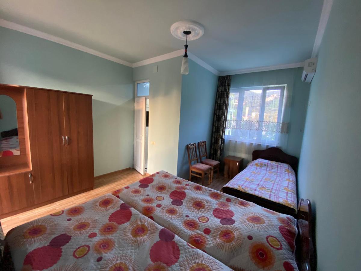 Beliy Dom Hotel Kvariati Bagian luar foto