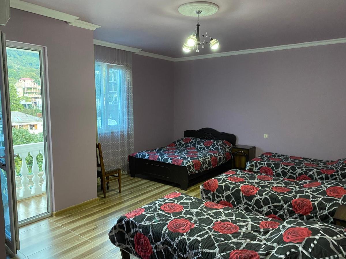 Beliy Dom Hotel Kvariati Bagian luar foto