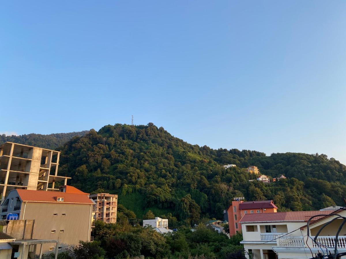 Beliy Dom Hotel Kvariati Bagian luar foto