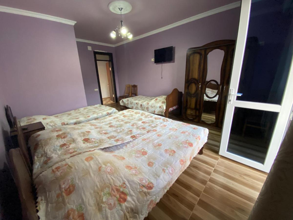 Beliy Dom Hotel Kvariati Bagian luar foto