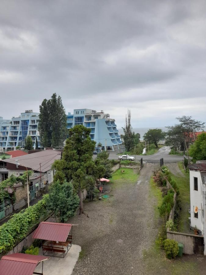 Beliy Dom Hotel Kvariati Bagian luar foto