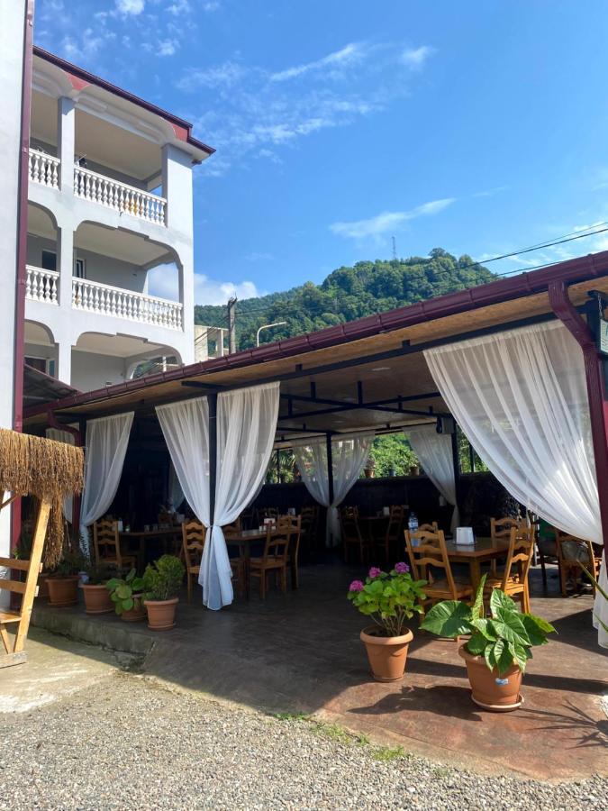 Beliy Dom Hotel Kvariati Bagian luar foto