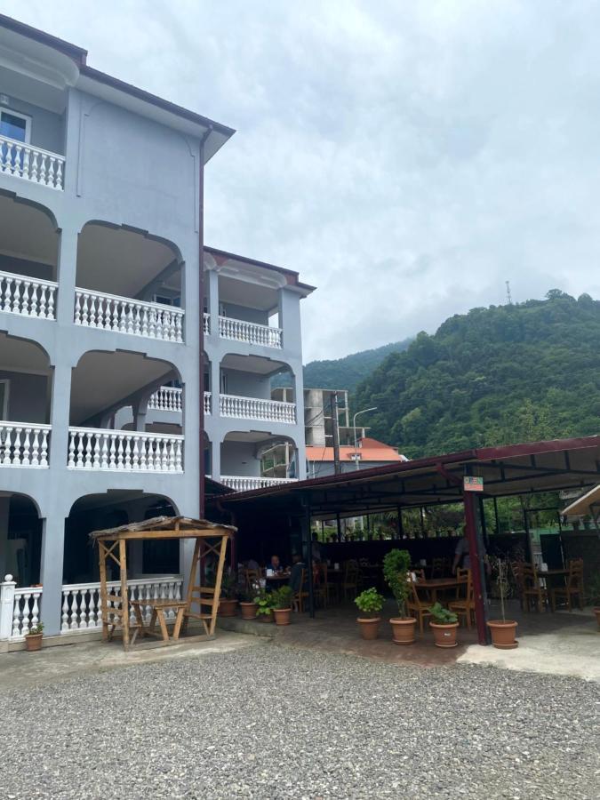Beliy Dom Hotel Kvariati Bagian luar foto