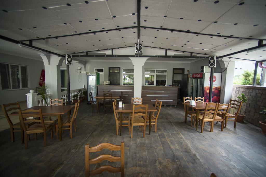 Beliy Dom Hotel Kvariati Bagian luar foto